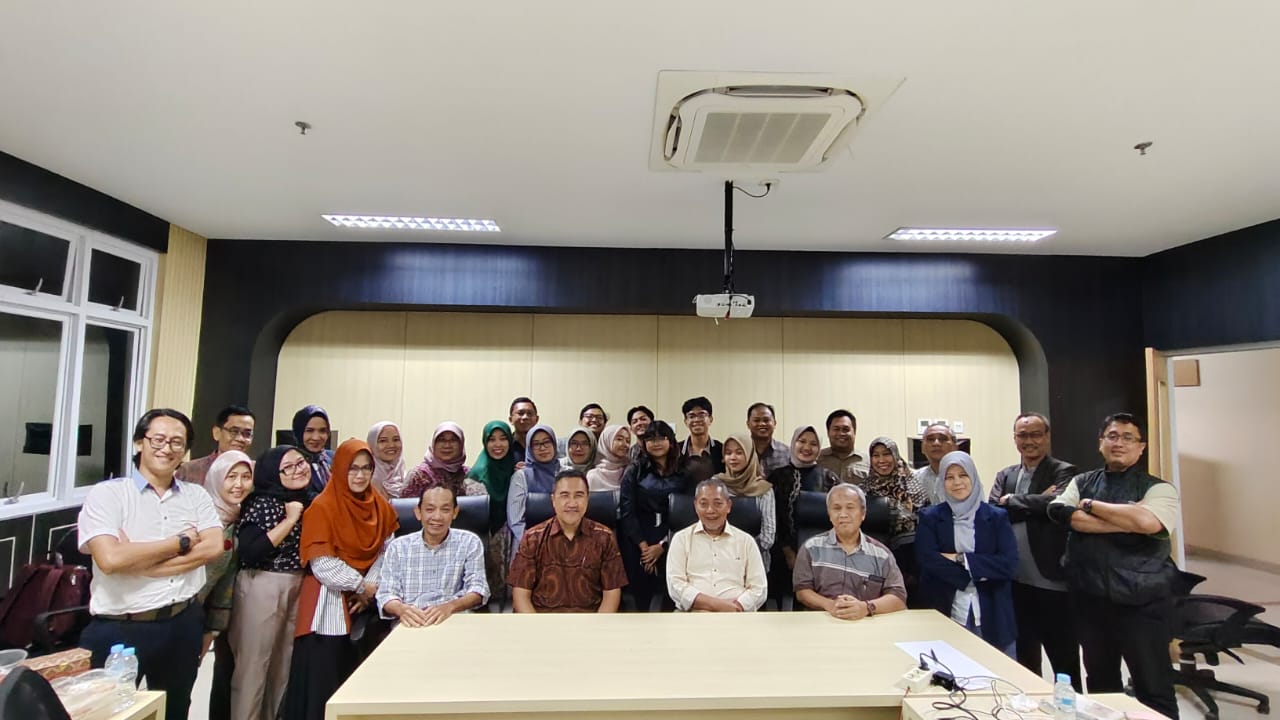 Tim Fibaa FEB, dekanat, & perwakilan mahasiswa